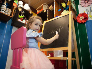 дитяа хатинка головна