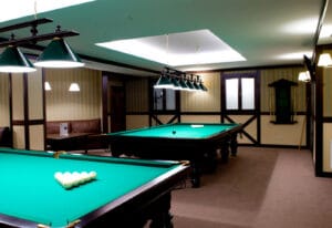 бильярд в Сходнице